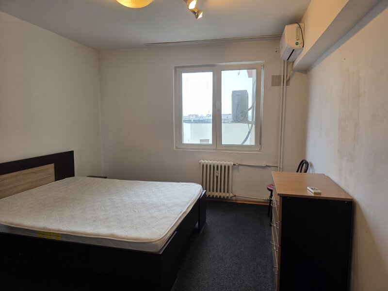 Titan, 10 minute metrou, chiar pe Barajul Lotru, bloc reabilitat