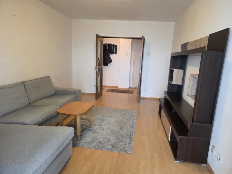 Titan, 10 minute metrou, chiar pe Barajul Lotru, bloc reabilitat