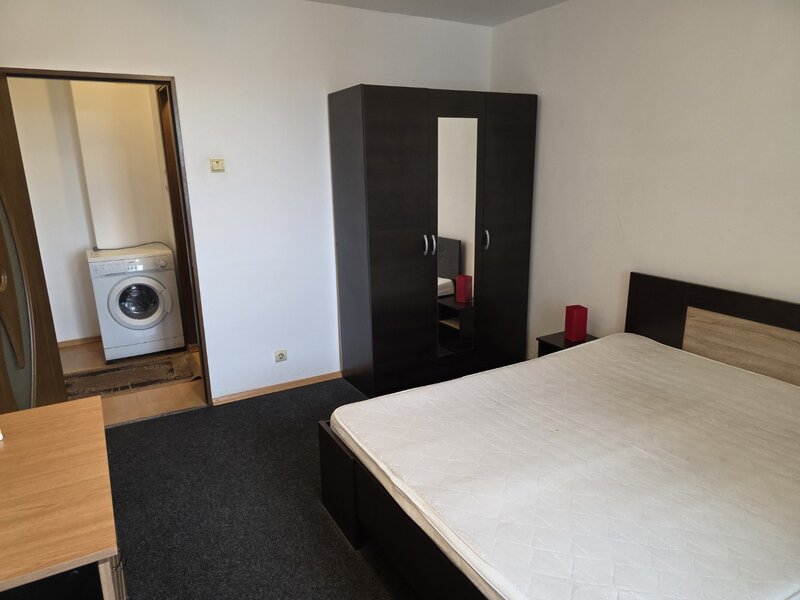 Titan, 10 minute metrou, chiar pe Barajul Lotru, bloc reabilitat